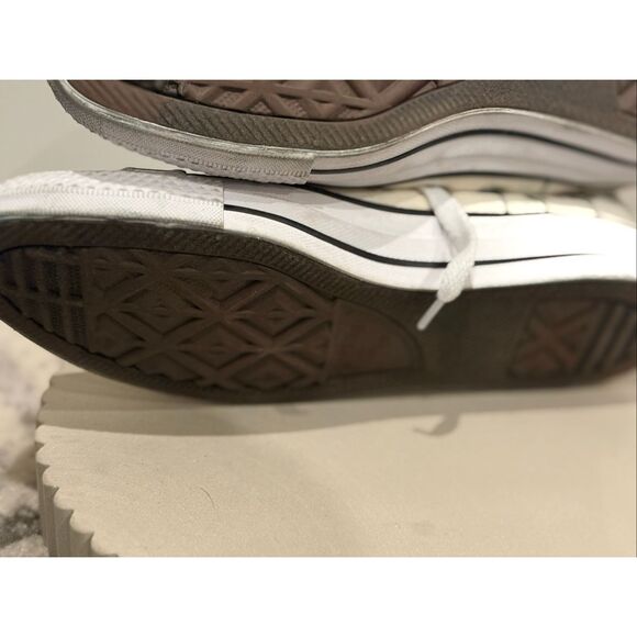 Converse Girls Chuck Taylor Floral Embroidered High Top Sneakers Tan Pink Size 4 - Picture 10 of 12